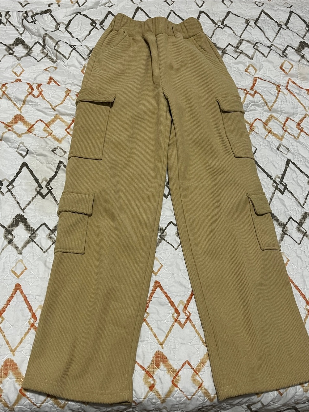 Elastic-Waist Wide-Leg Cargo Pants in Khaki